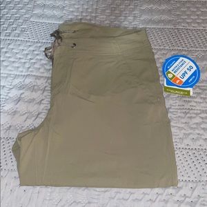 BRAND NEW Columbia Capri Pants with Omni-shield material.